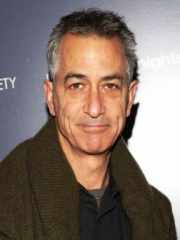 Дэвид Стрэтэйрн