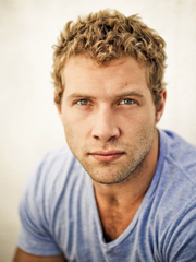 Кортни Джей