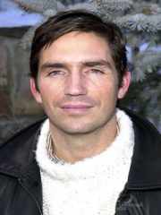 Джеймс Кэвизел