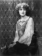 Клер Виндзор