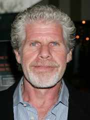 Рон Перлман